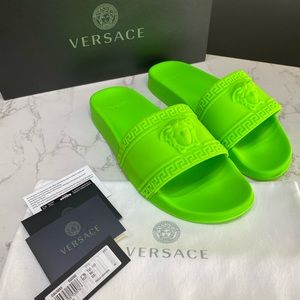 NEW Versace Medusa Rubber Pool Slide Sandals